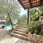 Paladin - Spacious With Pool Near Garden - 7 Min Walk * Tisno