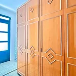 Paladin - Spacious With Pool Near Garden - 7 Min Walk *