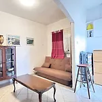 Paladin - Spacious With Pool Near Garden - 7 Min Walk