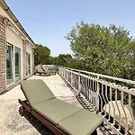 Paladin - Spacious With Pool Near Garden - 7 Min Walk *