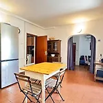 Villa Paladin - Spacious With Pool Near Garden - 7 Min Walk *