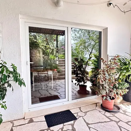Villa Paladin - Spacious With Pool Near Garden - 7 Min Walk Tisno