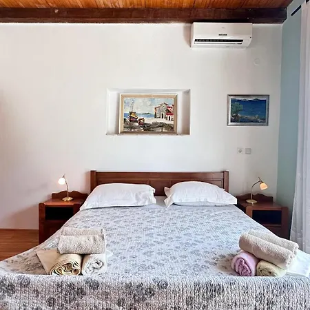 Paladin - Spacious With Pool Near Garden - 7 Min Walk Villa