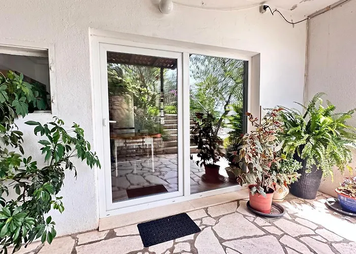 Villa Paladin - Spacious With Pool Near Garden - 7 Min Walk Tisno