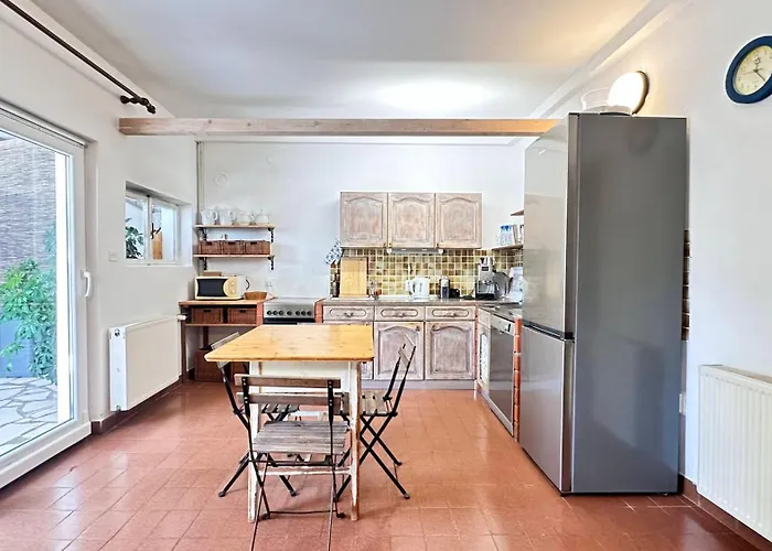 Paladin - Spacious With Pool Near Garden - 7 Min Walk 빌라 *