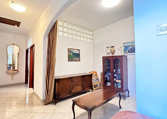 Paladin - Spacious With Pool Near Garden - 7 Min Walk Tisno